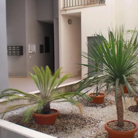 Apartamento Avenida Estacion Apartment *